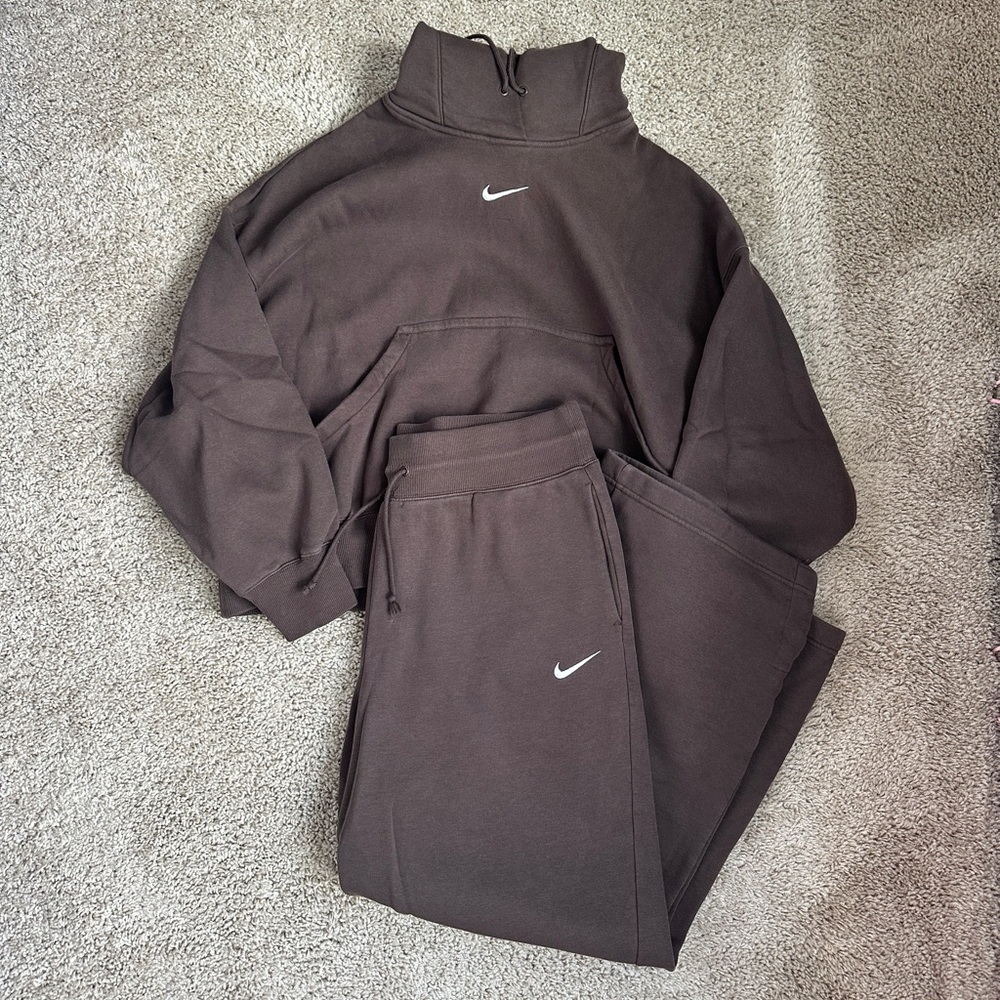 Nike Brown Sweat Set (L Top & XL Pants)